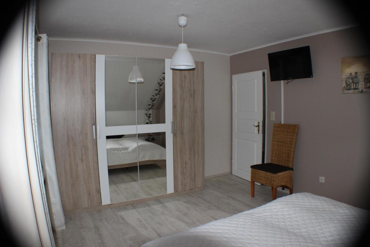 Ferienhaus Abbi Mit Schwimmbad Und Fitness Fur 8 Personen, Strand, Norddeich Apartment Hage Exterior foto